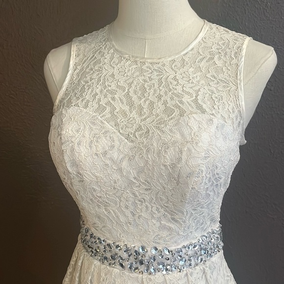 B. Darling Dress - Picture 3 of 15